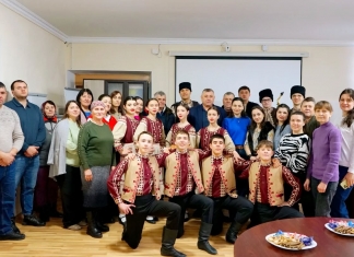 Образцовые коллективы «Алтын Чешмя» и «Тараф» посетили примэрию Конгаз с поздравлениями.