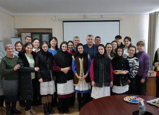 C колядками примэрию поздравил творческий коллектив «Cızdırık» Дома культуры села Конгаз